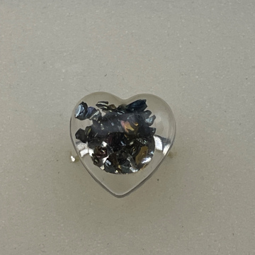 Bague petit coeur pierres de verre multicolores