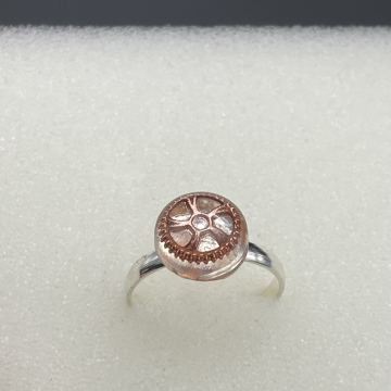 Bague petit rond engrenage or rose