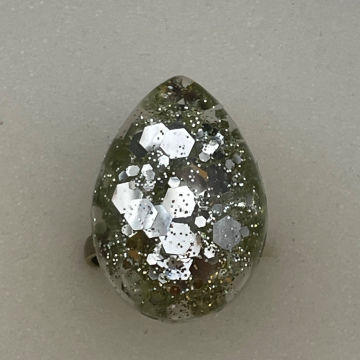 Bague grande goutte paillettes vert anis et argent